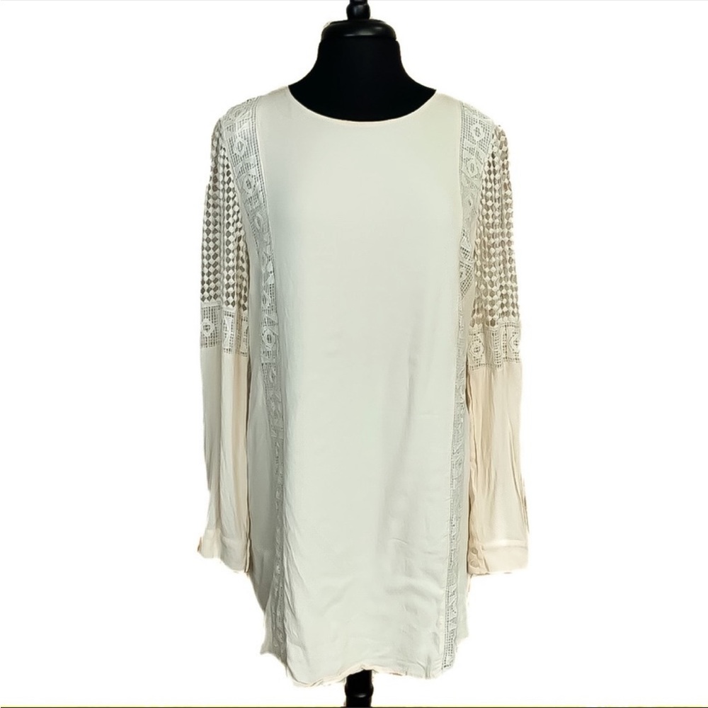 Astr Cream Lace Sleeve Dress